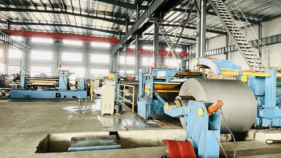 0.2mm galvanizou C.A. de aço 22KW da máquina de corte da bobina da chapa metálica