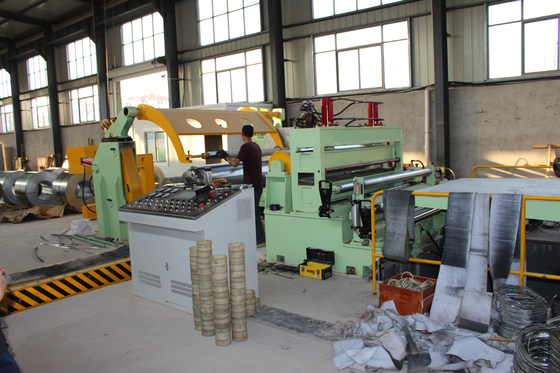 Talhadeira da bobina do metal do miliampère (0.3-2) ×1300mm para o mercado de Irã com alta velocidade para a espessura 0.3-2mm