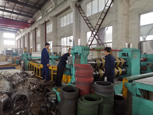 O aço carbono X1600 do miliampère (1-4mm) galvanizou a bobina de aço que corta o equipamento feito em China