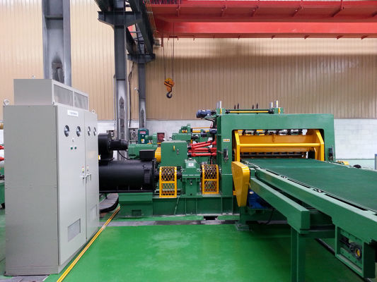 Corte de folha do metal à linha do comprimento para o corte longitudinal para a espessura 0.3-3mm, bobina máxima 15T pelo controle do PLC