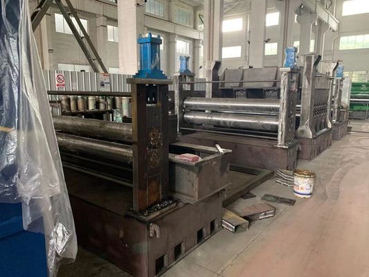 Único spee alto da máquina de corte de Hydrualic Decoiler do braço para o tipo de aço da luz da bobina 8000kg e usado para fazer a tubulação