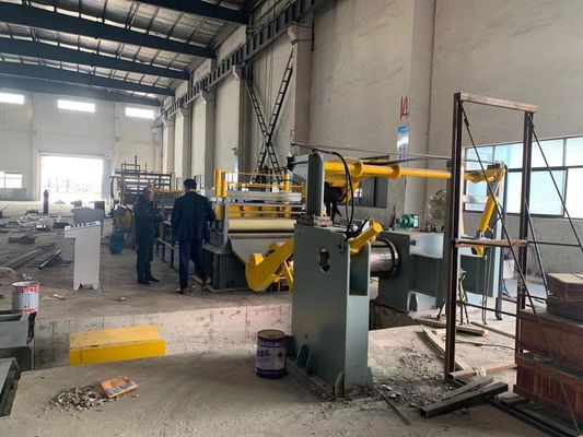 Máquina de corte de aço da bobina de ST37 ST52 com pitada e Leveler de cinco rolos