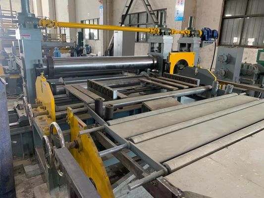 Máquina de corte de aço da bobina de ST37 ST52 com pitada e Leveler de cinco rolos